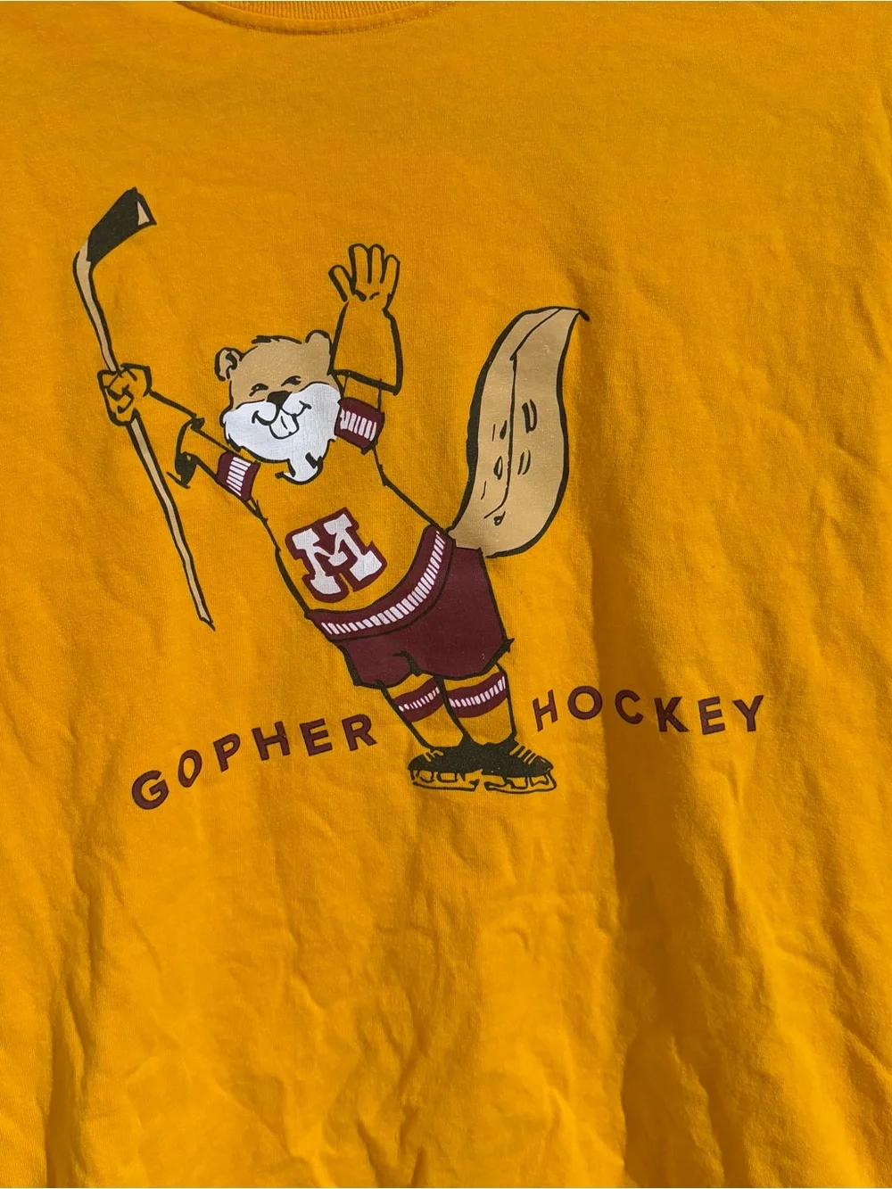 University of Minnesota gopher hockey shirt